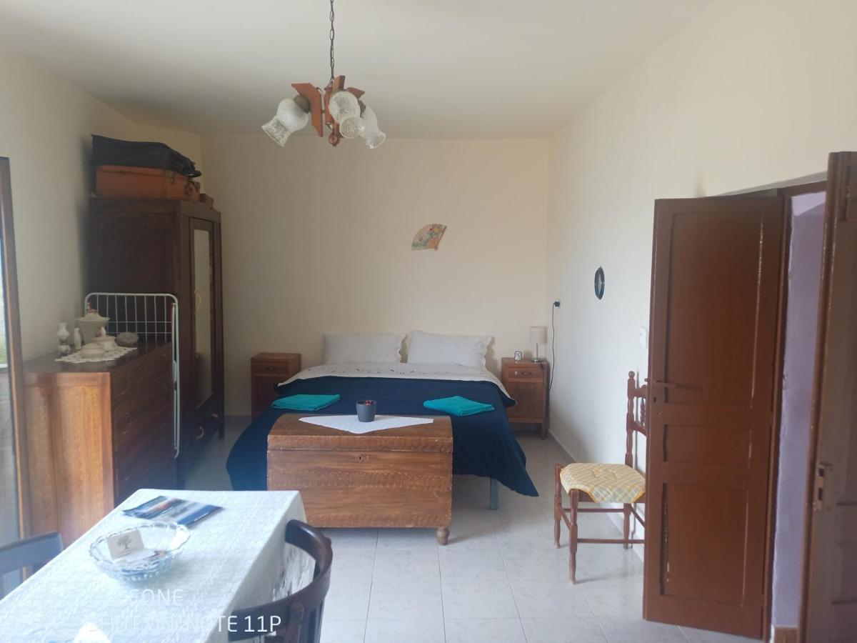 Casa Vacanze " Mela " โนวาซีรี ภายนอก รูปภาพ