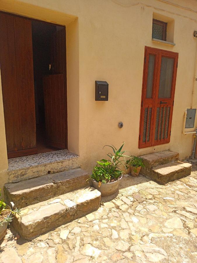 Casa Vacanze " Mela " โนวาซีรี ภายนอก รูปภาพ